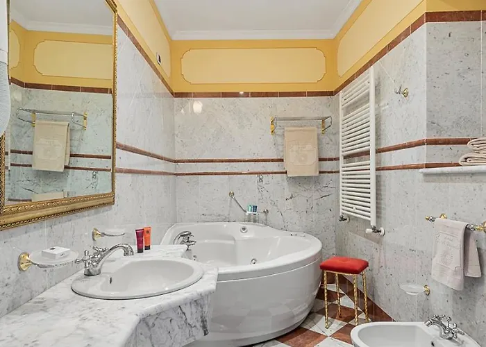 호텔 Hotel Cannobio